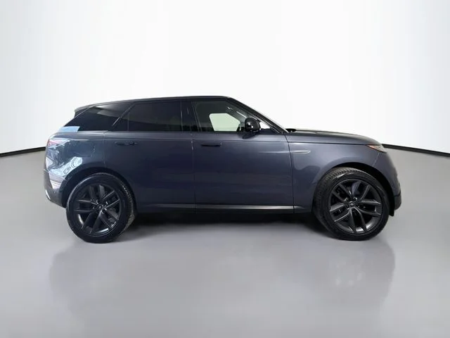 Used 2024 Blue Land Rover SE image 5