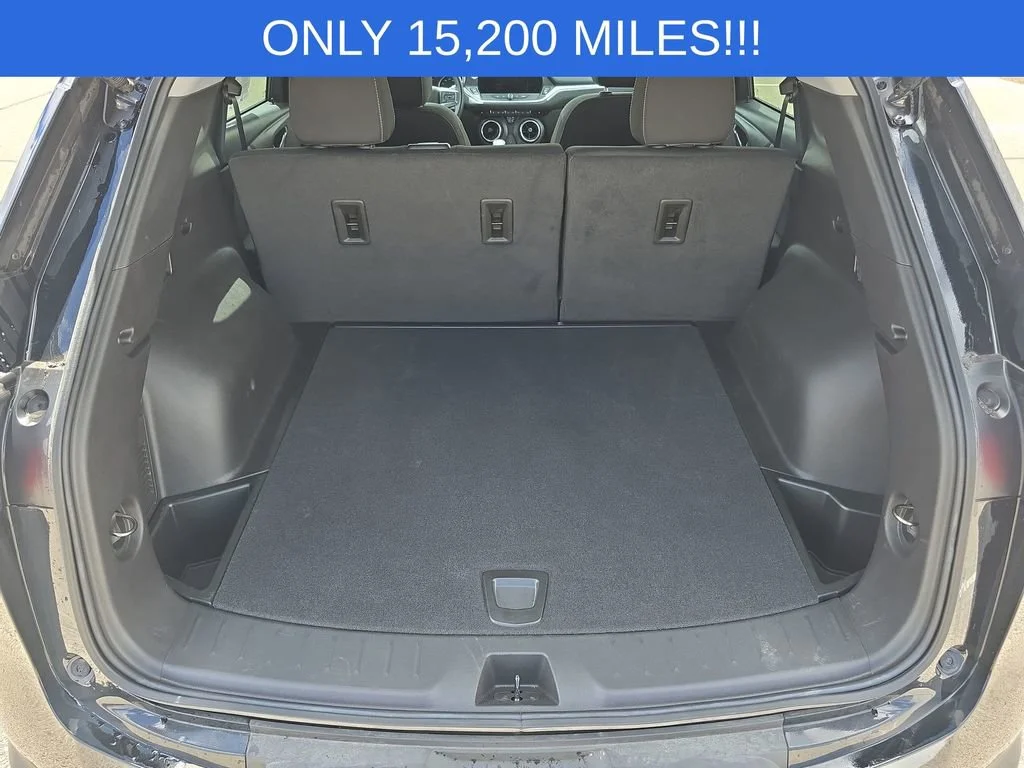 Used 2024 Black Chevrolet 2LT image 27