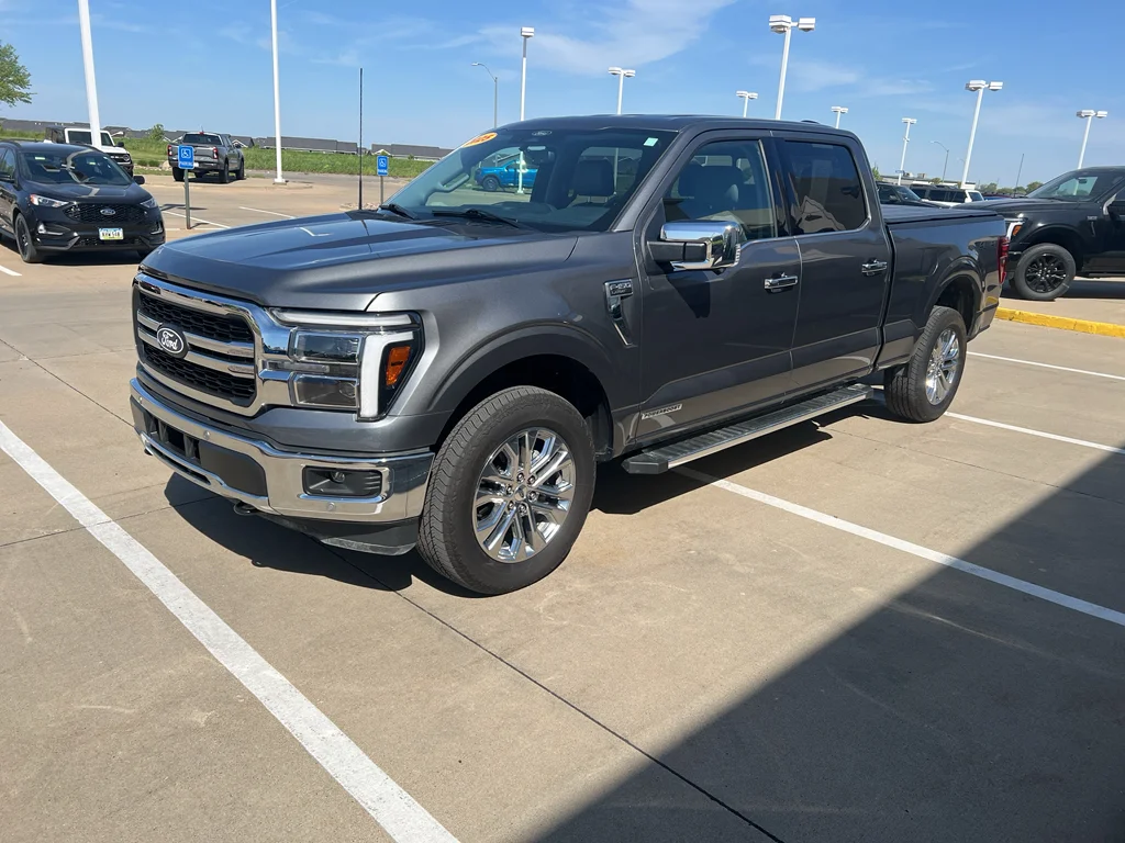 Used 2025 Carbonized Gray Metallic Ford LARIAT image 4