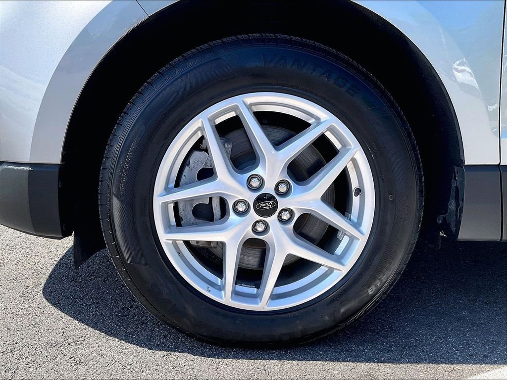Used 2024 Silver Ford SEL image 22