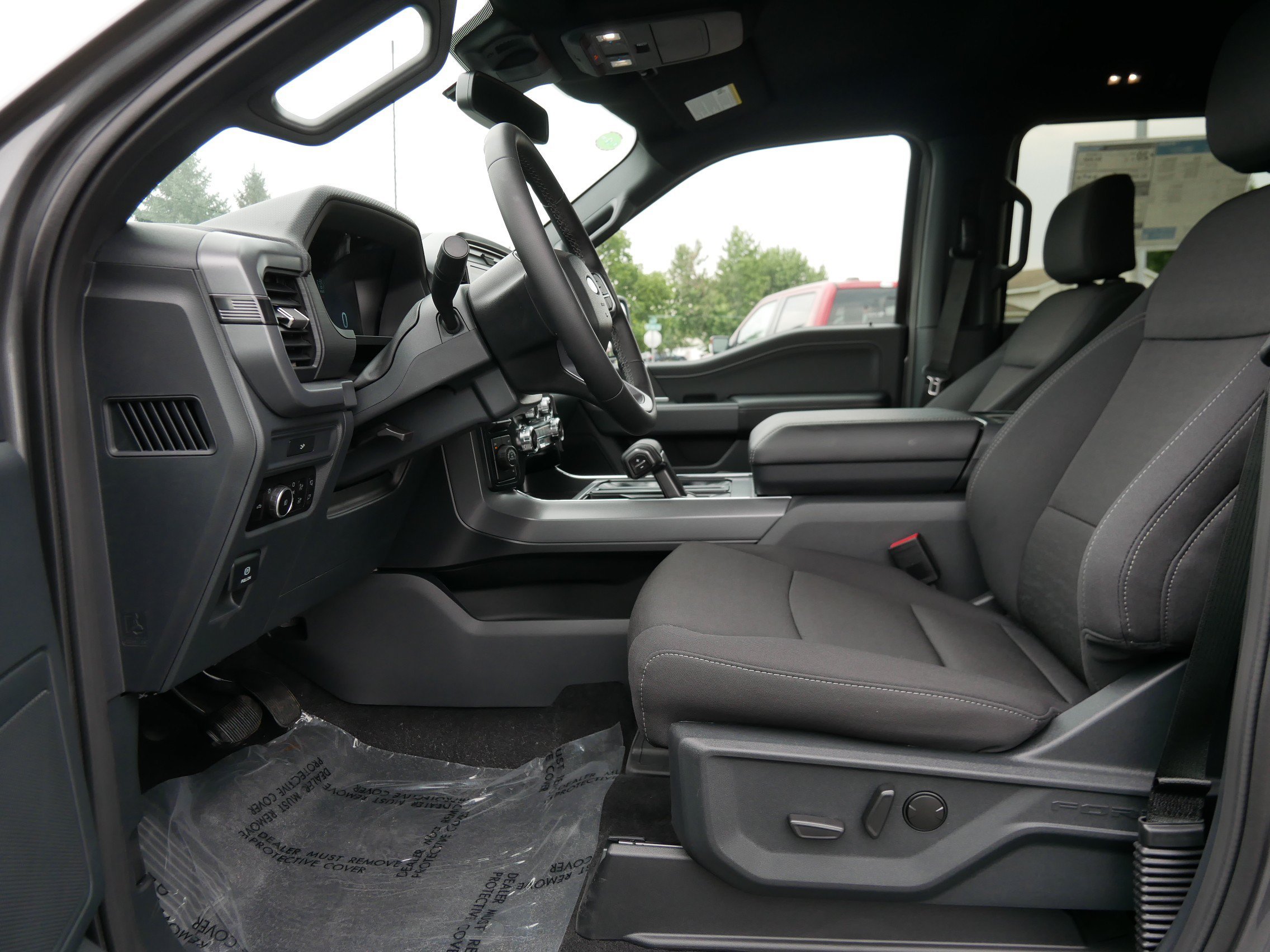 New 2026 Carbonized Gray Metallic Ford XLT image 7