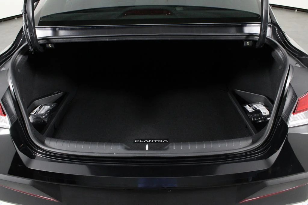 Used 2026 Black Hyundai SEL Sport image 18
