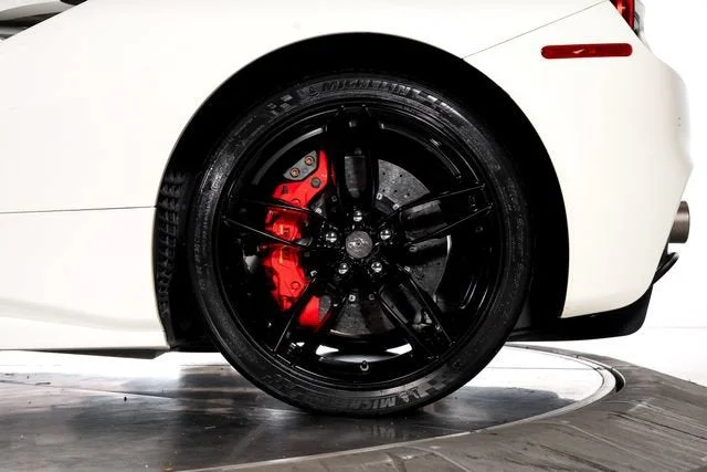 Used 2016 Bianco Avus Ferrari  image 19