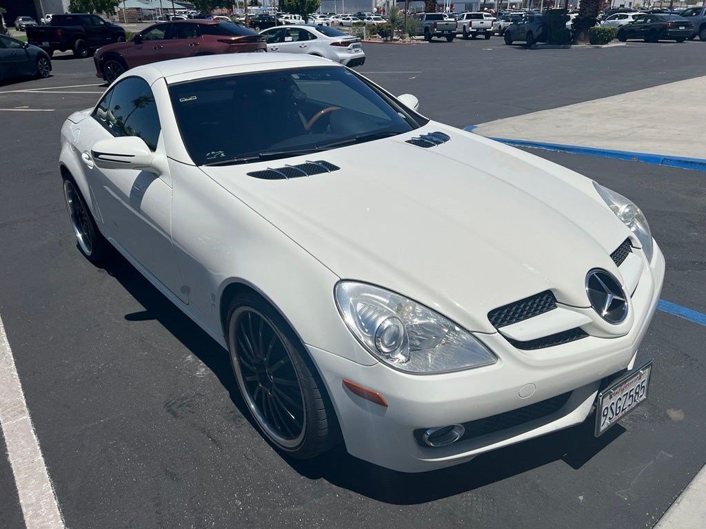 Used 2010 Arctic White Mercedes-Benz SLK 350 image 1