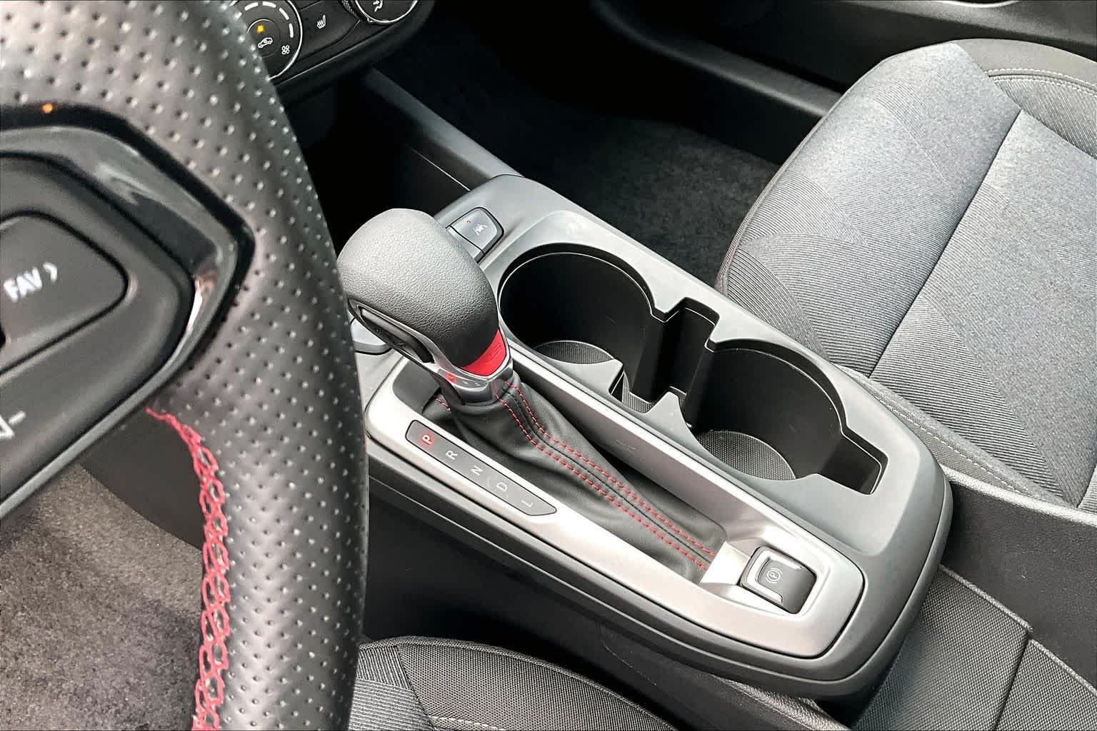 2025 Chevrolet Trax RS - Photo 16
