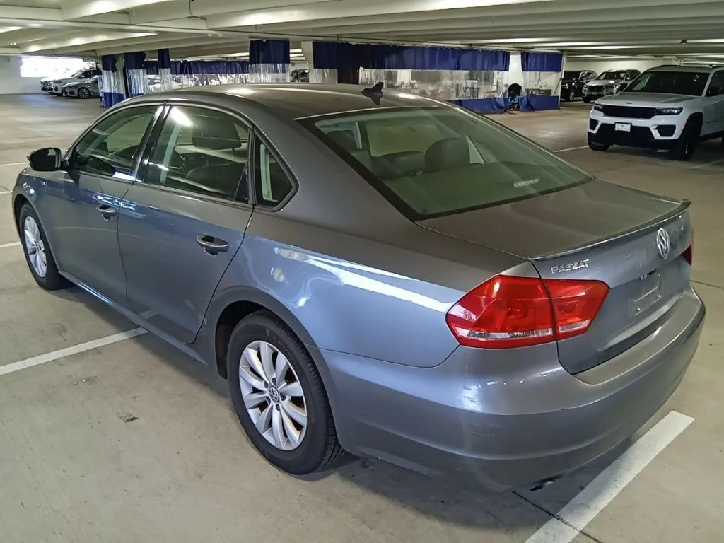 Used 2014 Platinum Gray Metallic Volkswagen 2.5L Wolfsburg Edition image 7
