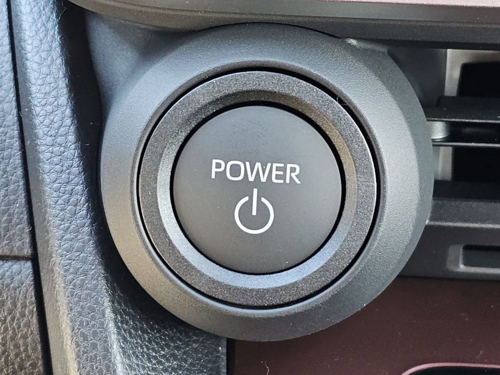 2026 Toyota Prius Plug-in Hybrid SE - Photo 17