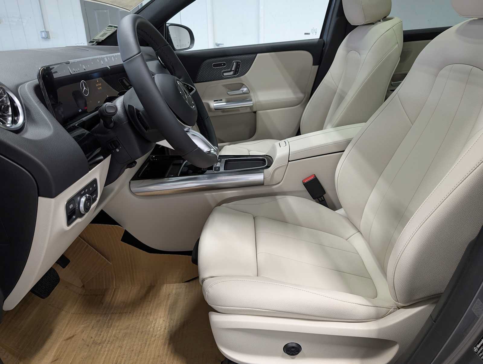 New 2026 Mountain Grey Metallic Mercedes-Benz GLA 250 image 4