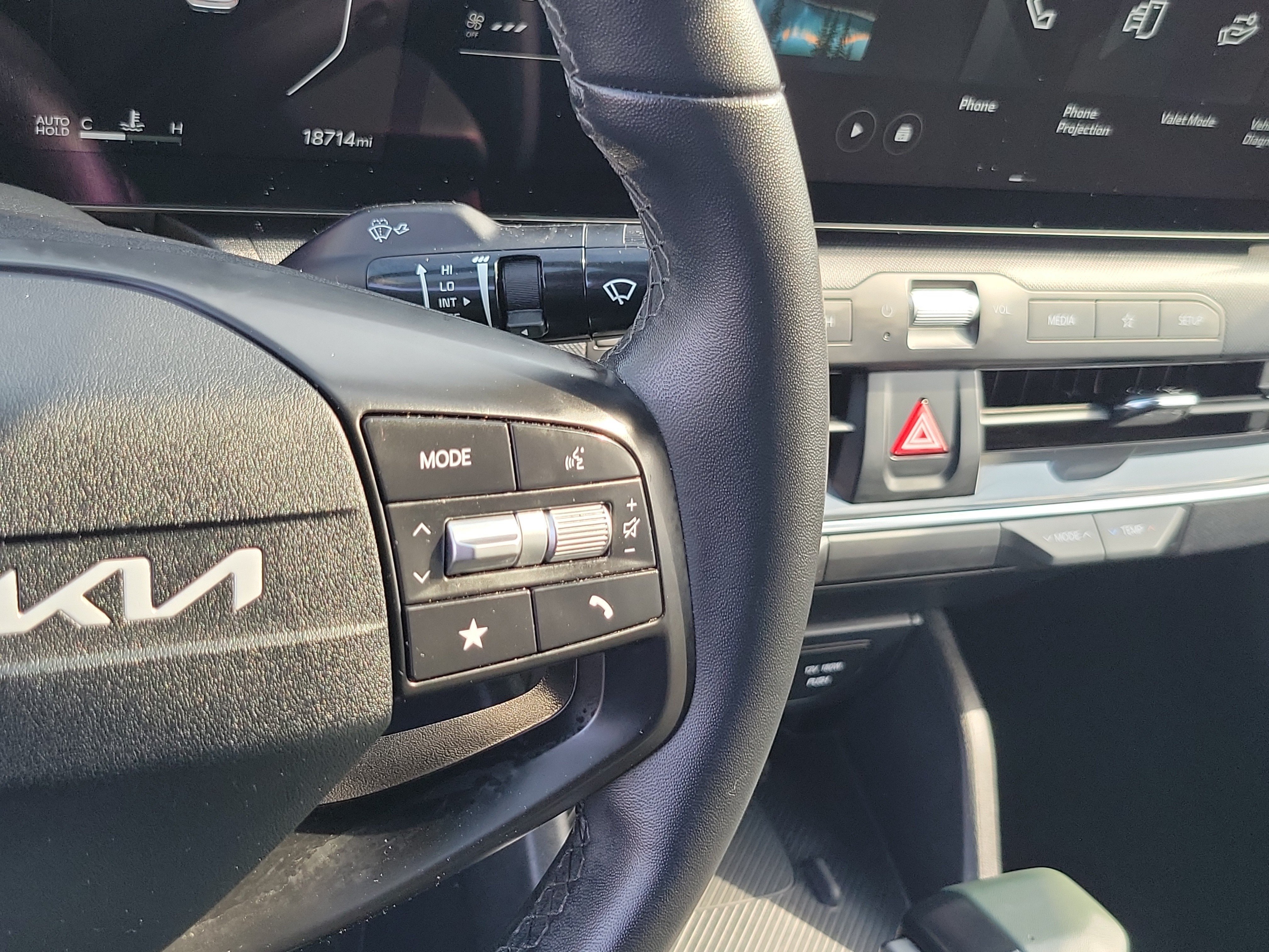 Certified Used 2025 Snow White Pearl Kia EX image 23