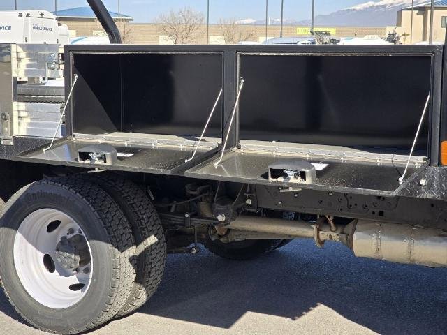 New 2024 Oxford White Ford F-550® XL image 28
