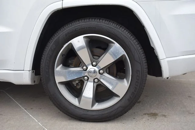 Used 2016 White Jeep Overland image 8