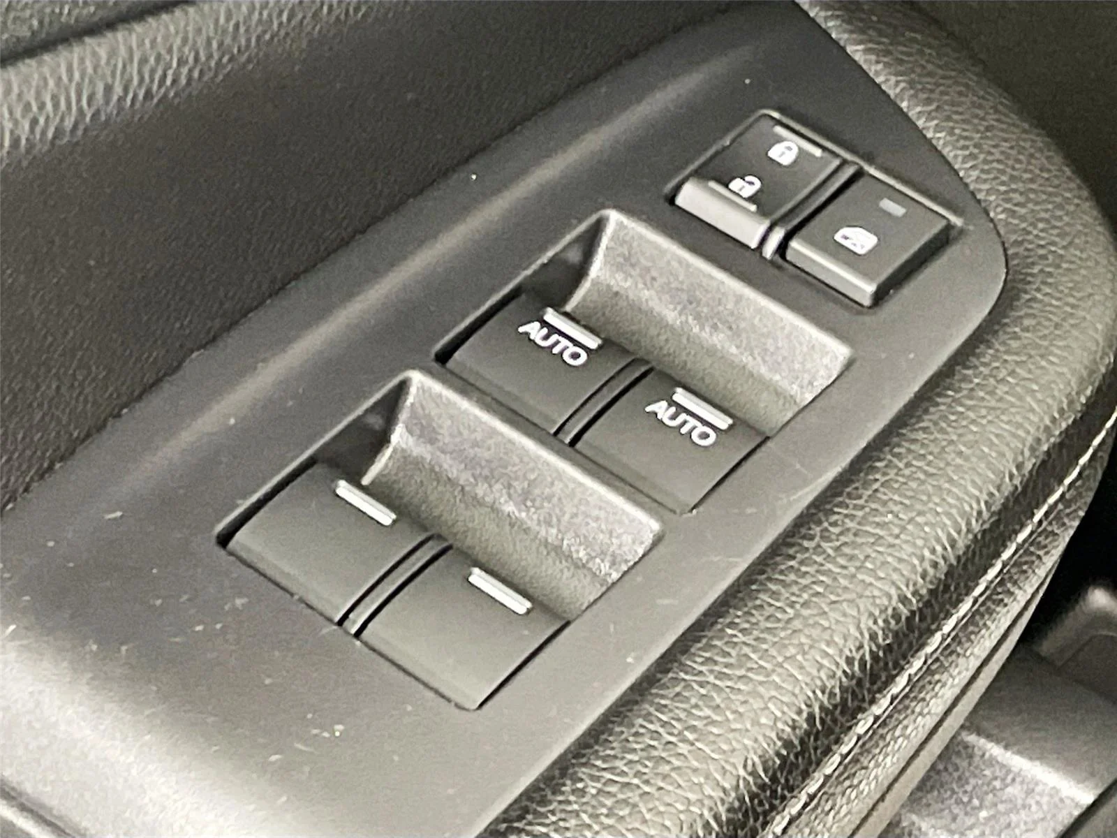 Used 2017 Lunar Silver Metallic Honda RTL-E image 22