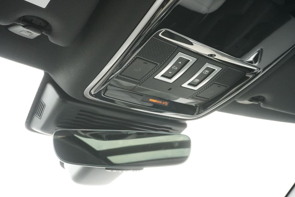New 2026 Santorini Black Land Rover S image 16