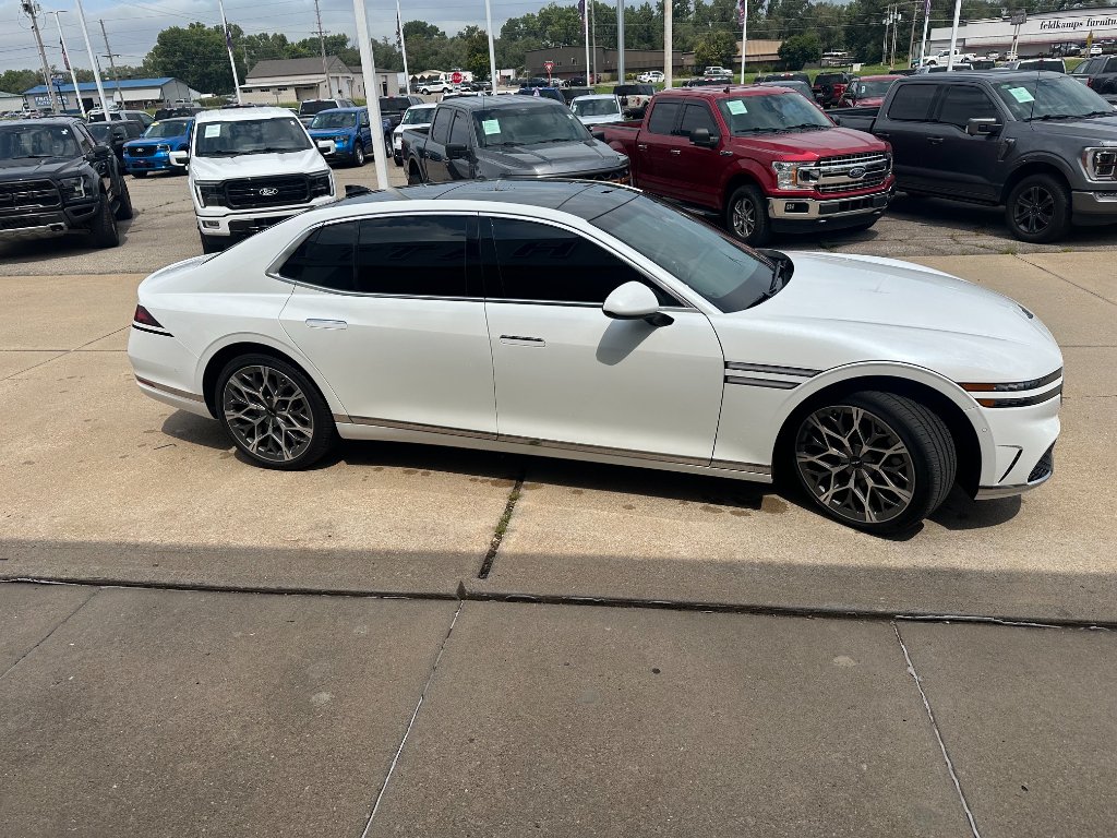 Used 2025 Uyuni White Genesis 3.5T e-SC image 10