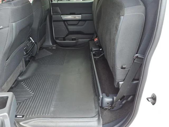 Used 2022 White Ford XLT image 17