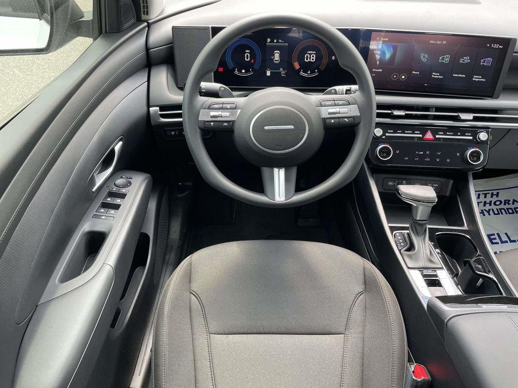 New 2026 White Hyundai SEL FWD image 12