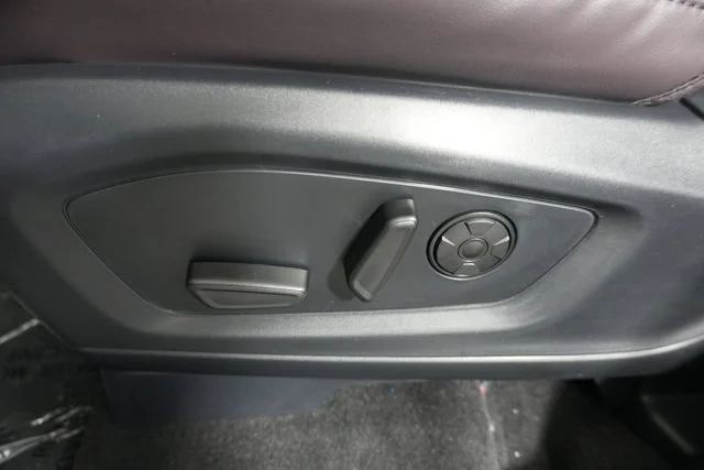 New 2027 Avalanche Gray Ford Platinum™ image 25