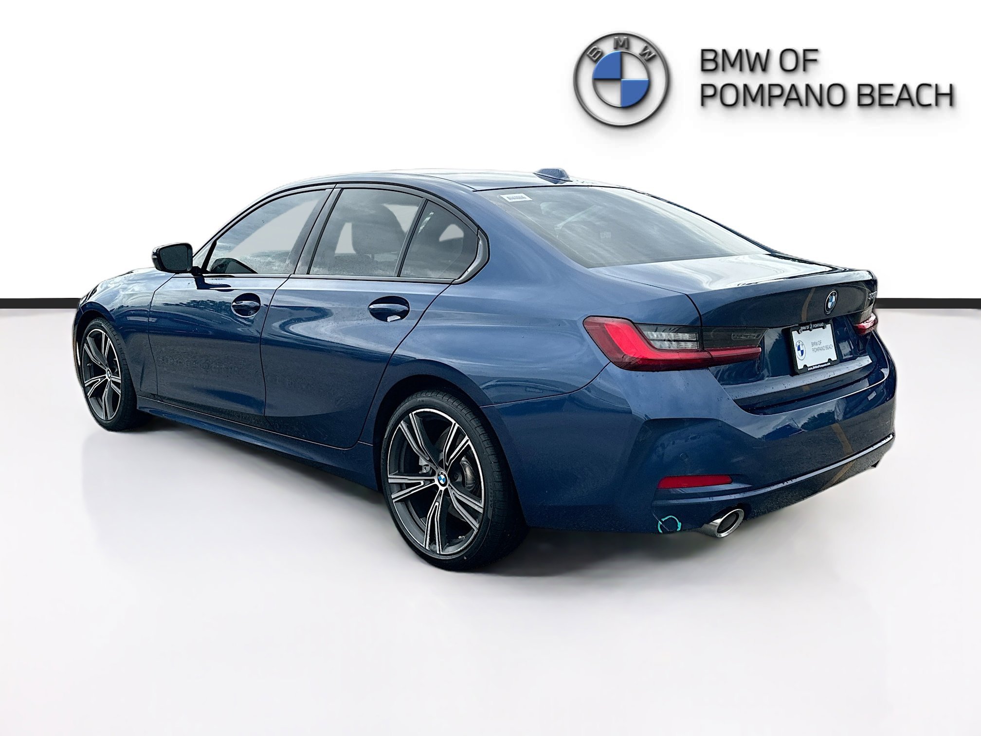 Used 2023 Phytonic Blue Metallic BMW 330i image 4