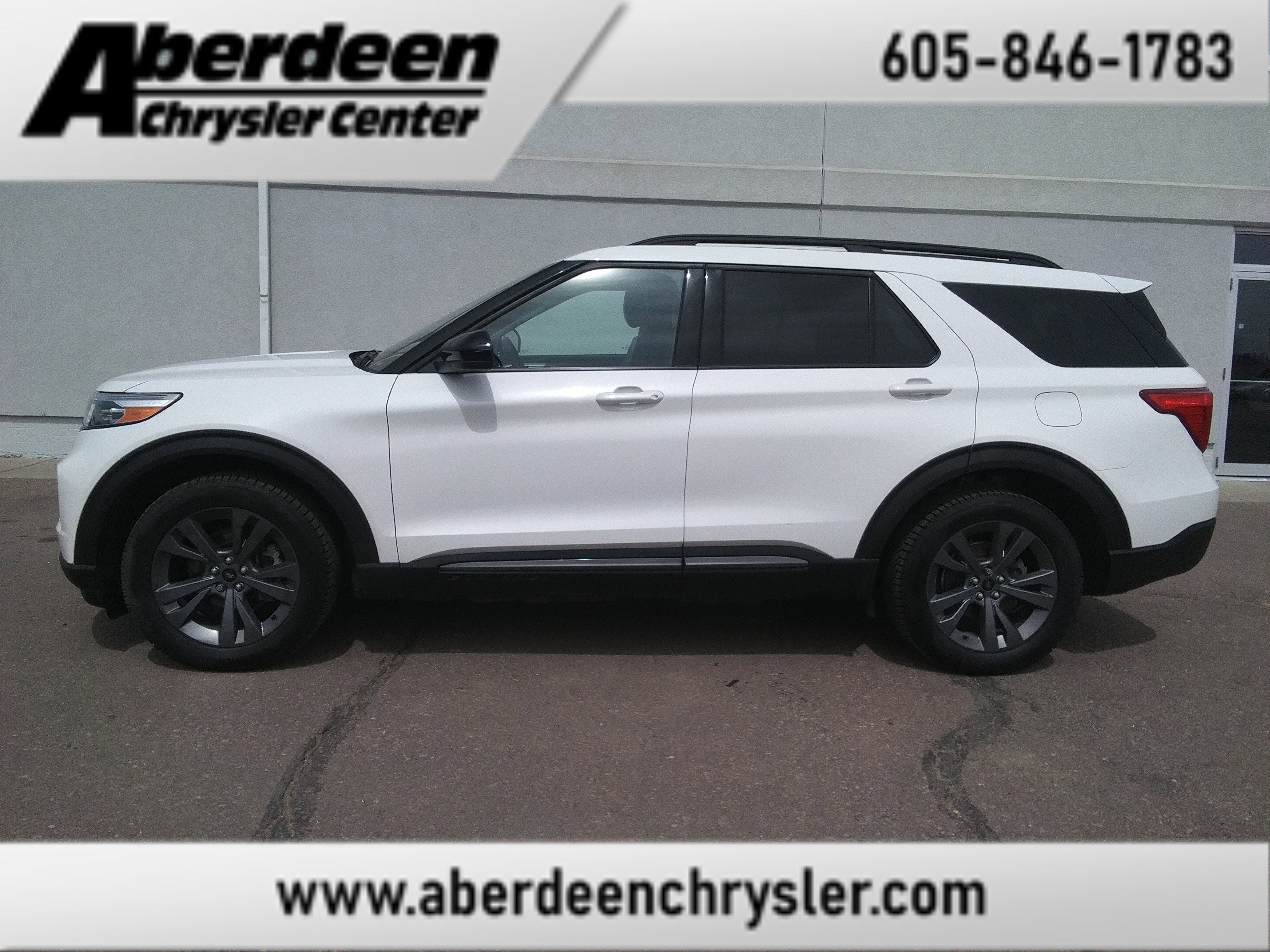 2023 Ford Explorer XLT 4WD's photo
