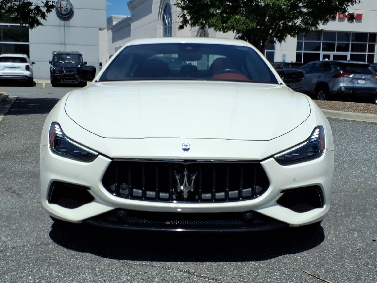 Used 2022 Bianco Maserati Modena image 13