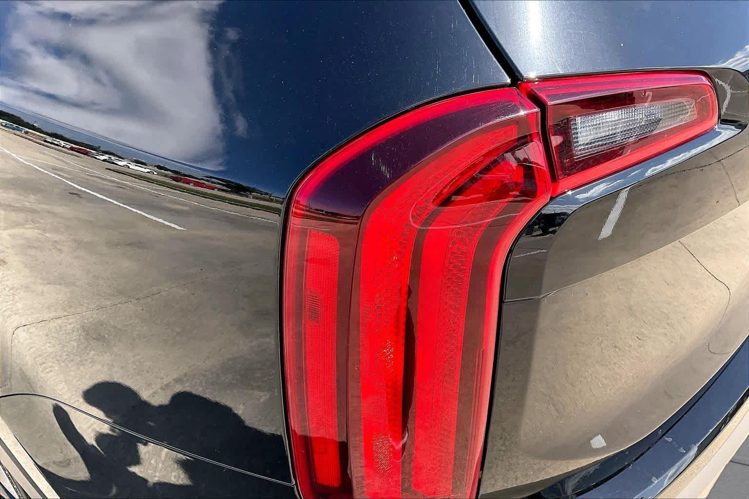 Used 2025 Ebony Black Kia S image 27