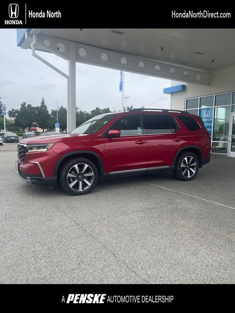 2023 Honda Pilot Touring AWD's photo