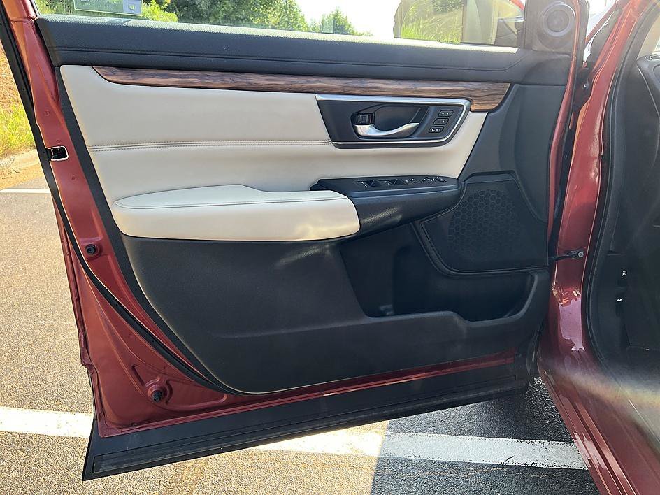 Used 2018 Molten Lava Honda EX-L image 9