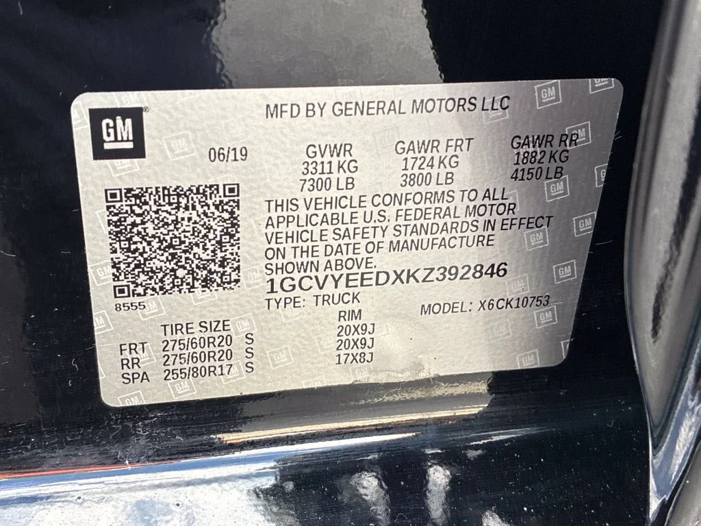 Used 2019 BLACK Chevrolet RST image 43