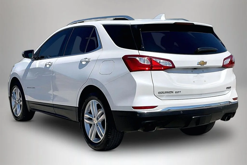 Used 2018 Beige Chevrolet Premier image 4