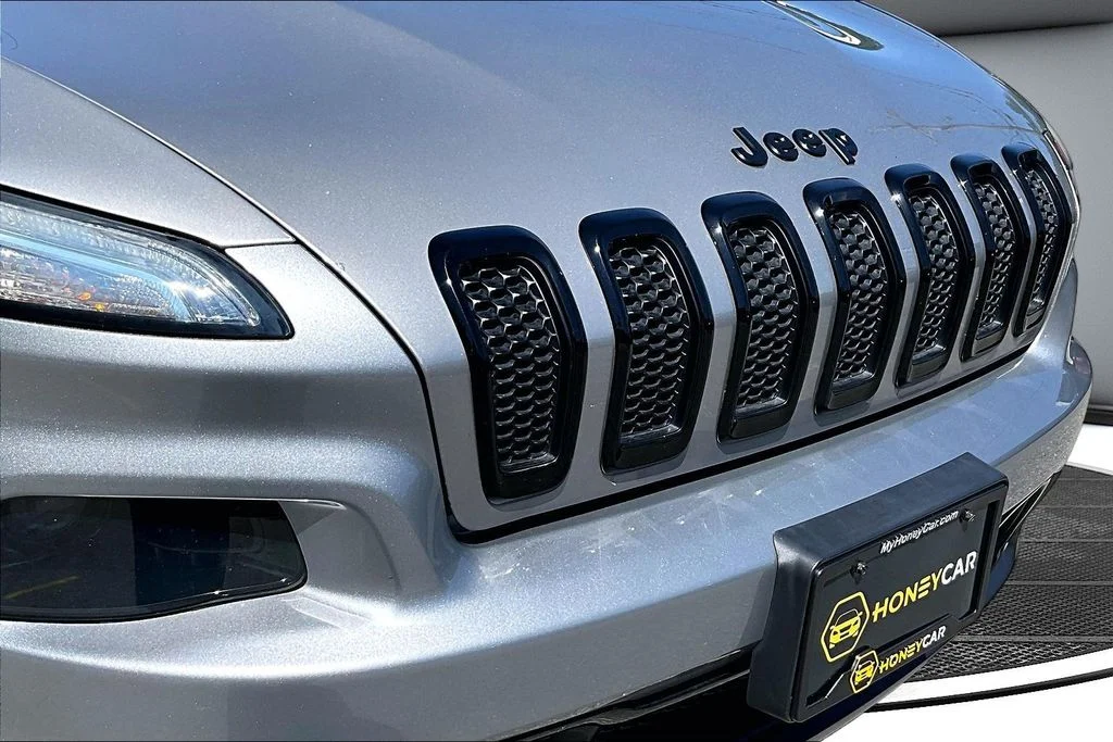 Certified Used 2017 Silver Jeep Sport image 33