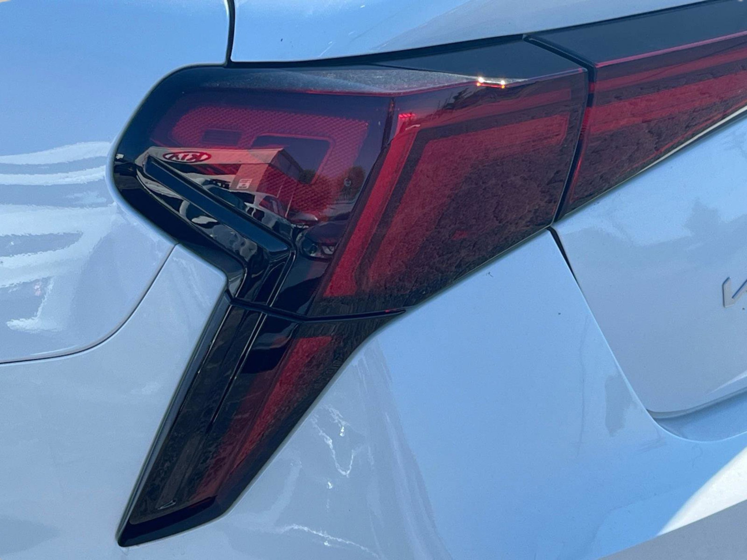 New 2026 Snow White Pearl Kia EX image 35