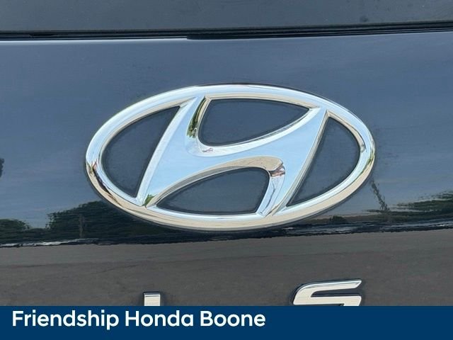 Used 2024 White Hyundai SEL image 11