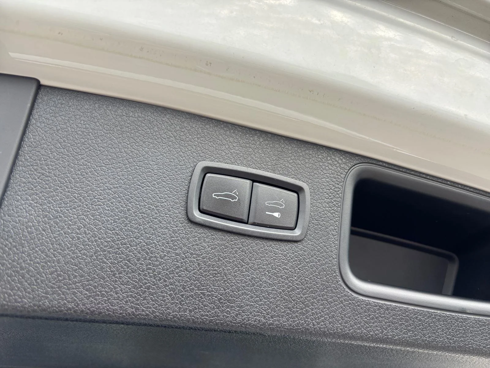 Used 2020 White Porsche Base image 46