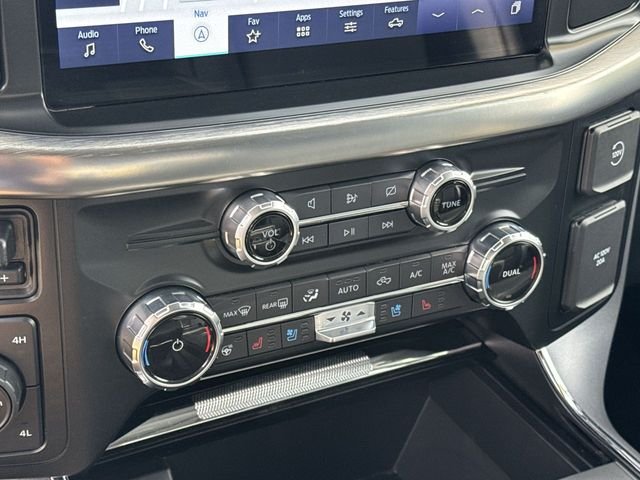 Used 2023  Ford Lariat image 22