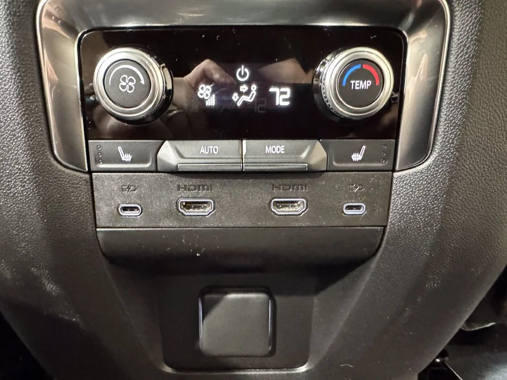 2026 GMC Yukon XL Denali - Photo 14