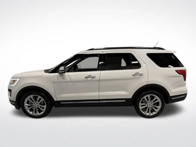 Used 2018 White Ford Limited image 5
