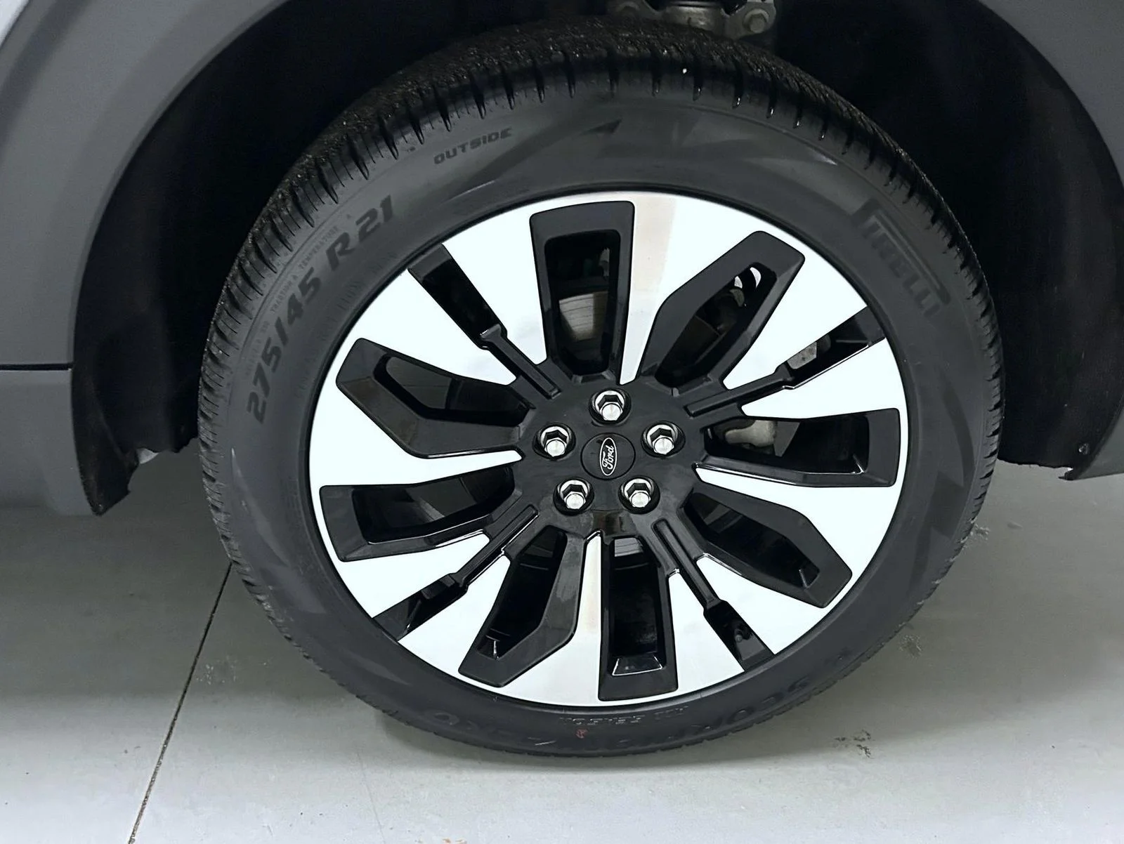 Used 2025 Gray Ford Platinum image 23