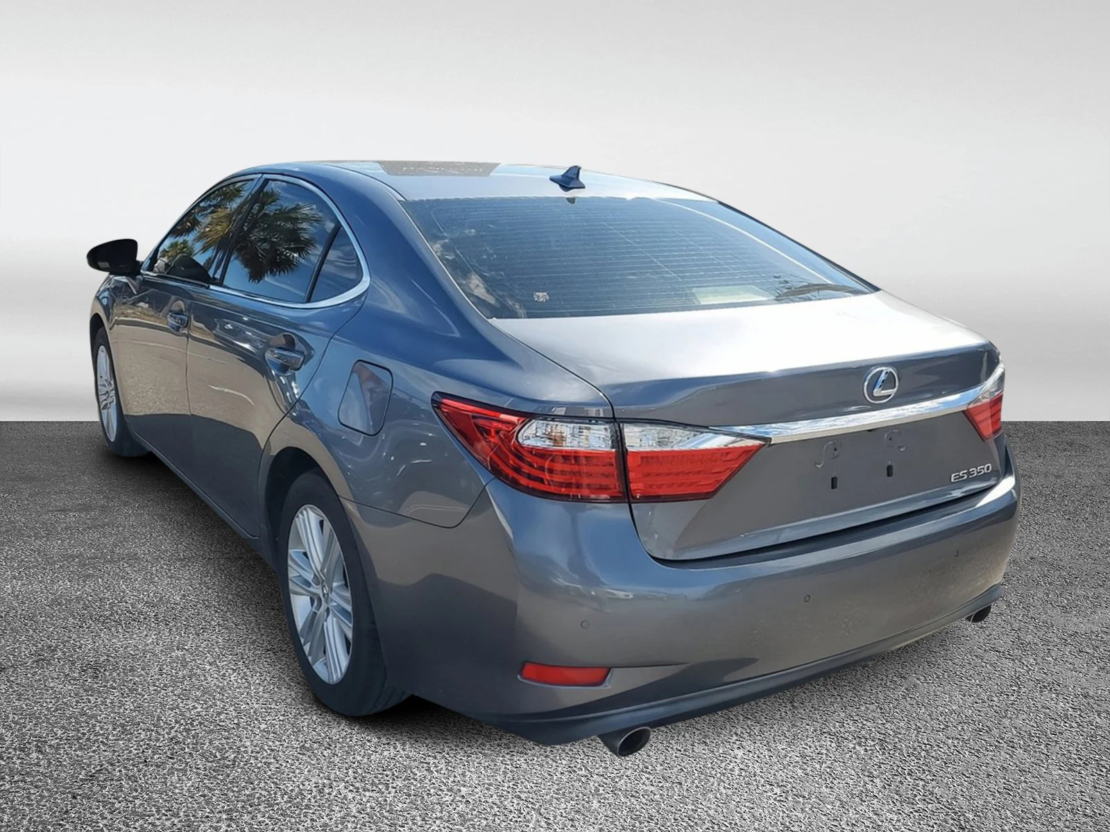 Used 2014  Lexus  image 4