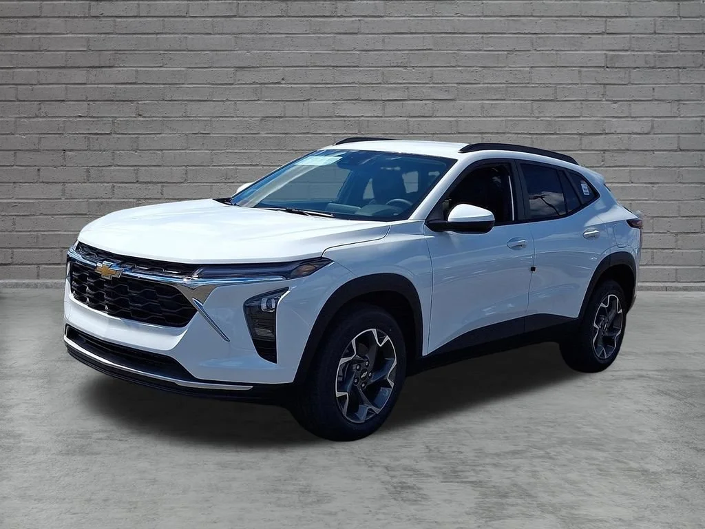 New 2026 Summit White Chevrolet LT image 4