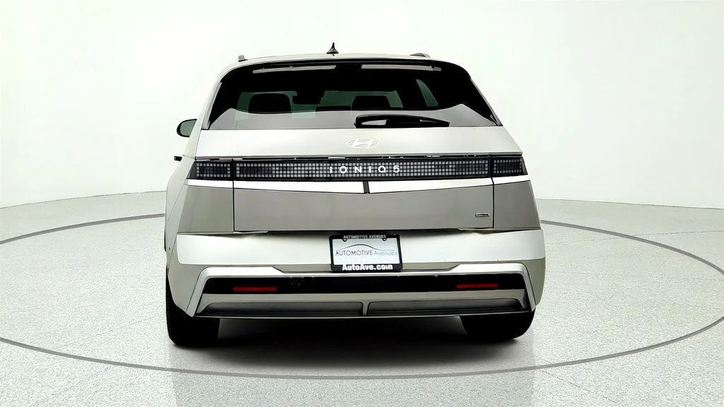 Used 2025 Cyber Gray Hyundai Limited AWD image 6