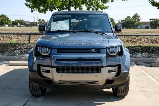 2026 Land Rover Defender 6