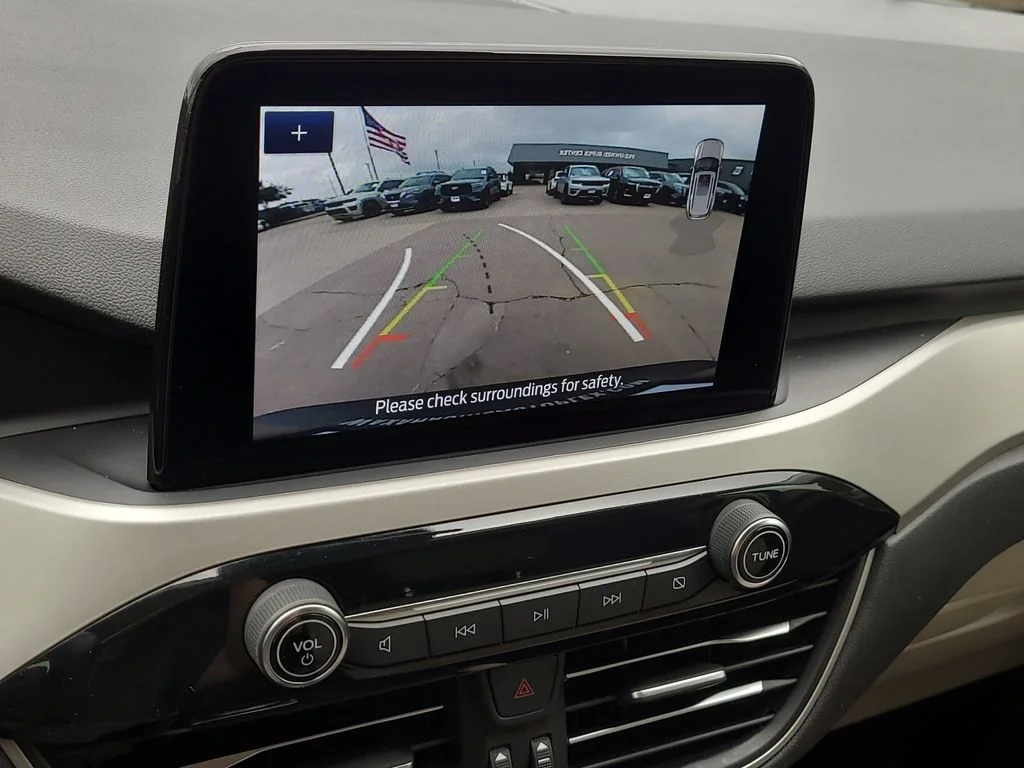 Used 2022 Blue Ford SEL image 27