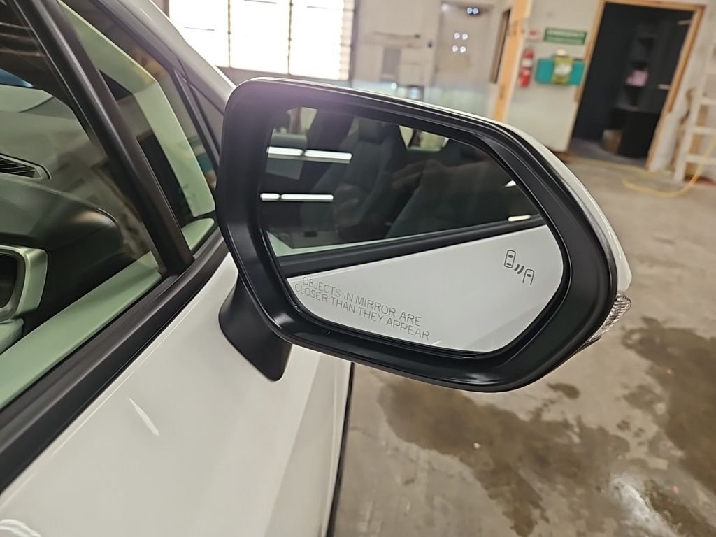 2026 Toyota Corolla SE - Photo 31