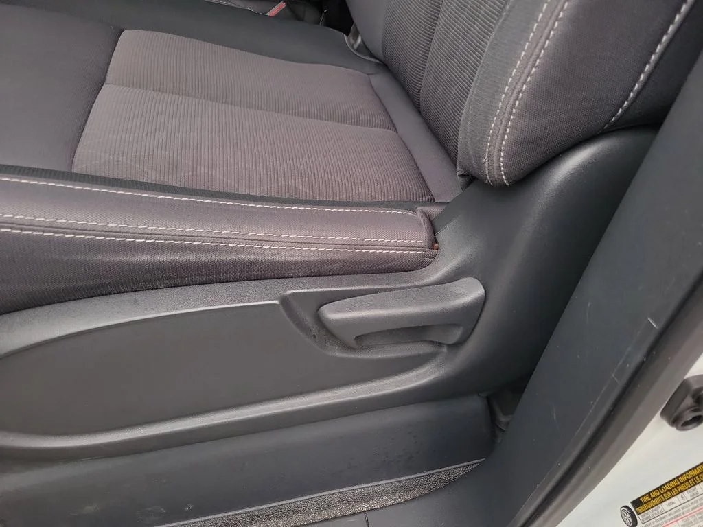 Used 2022 Glacier White Nissan S image 14