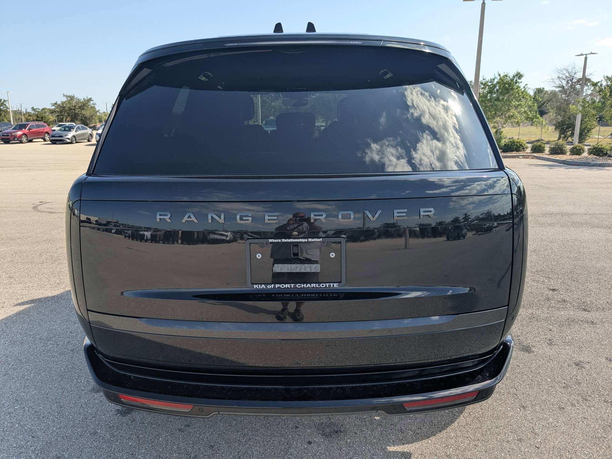 Used 2025 Santorini Black Metallic Land Rover SE image 6