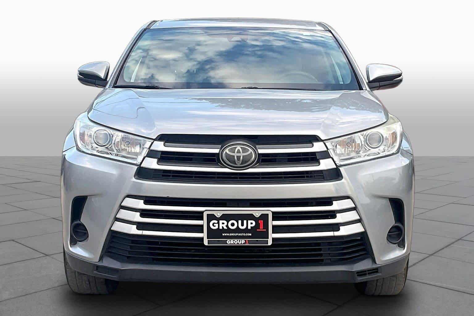 Used 2018 Celestial Silver Metallic Toyota LE image 4
