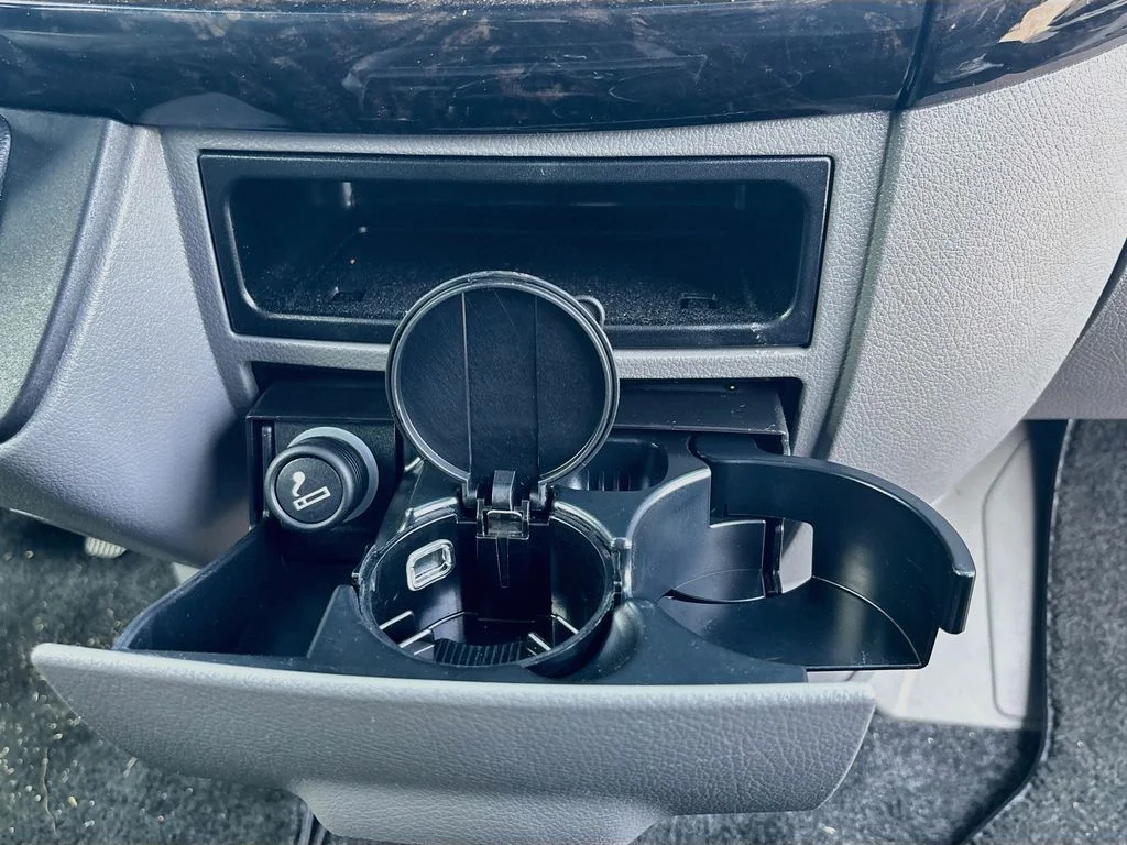 Used 2017 Gray Mercedes-Benz Passenger VAN image 29