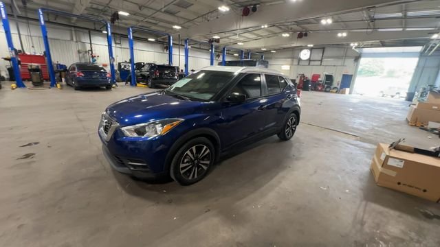 Used 2019 Blue Nissan SV image 5