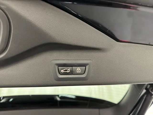 Used 2022 Black BMW M50i image 39