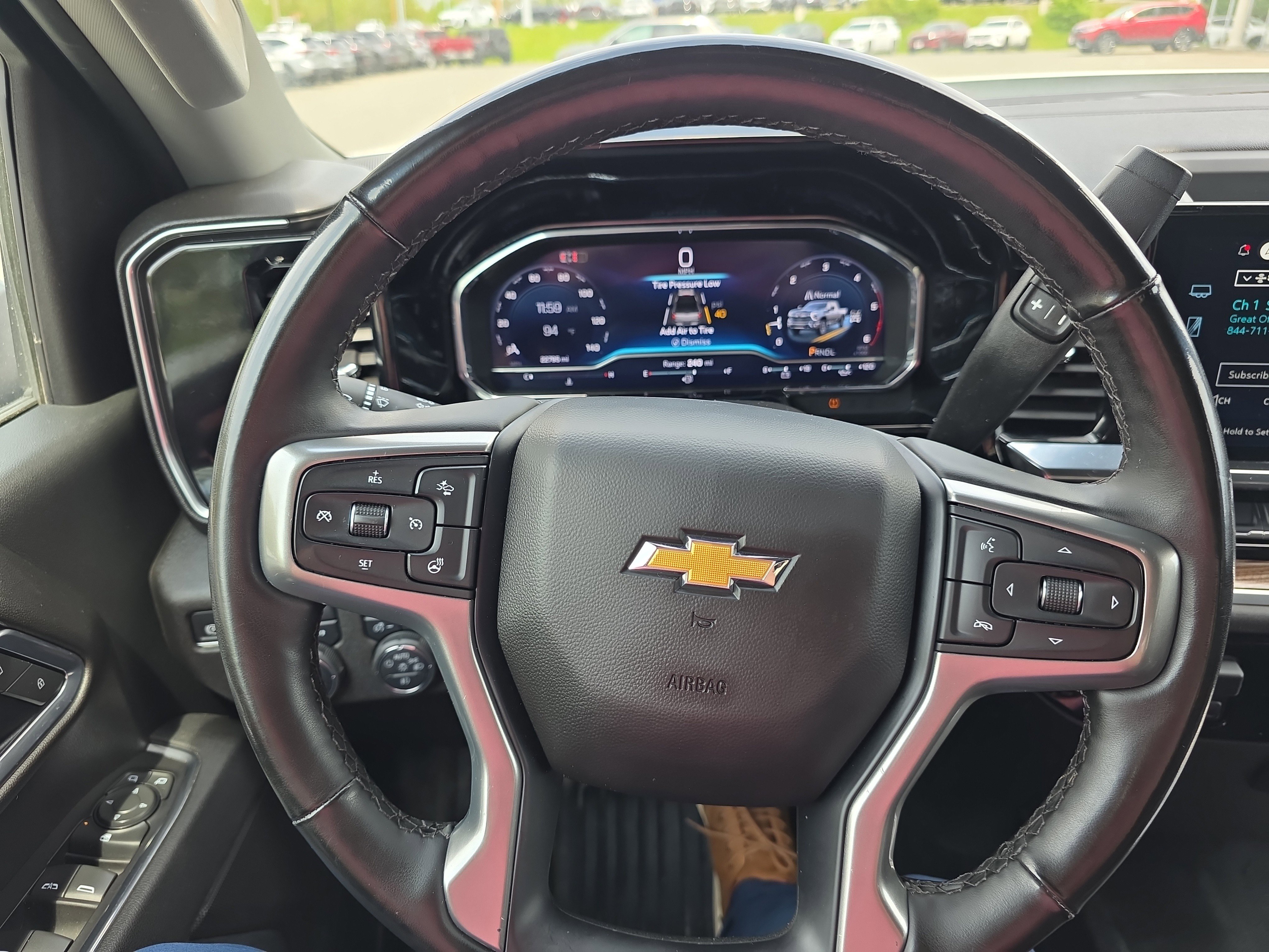 Used 2025 Summit White Chevrolet LT image 12